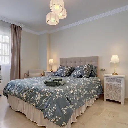 Apartment Lujo En Banana Primera Linea De Playa Marbella